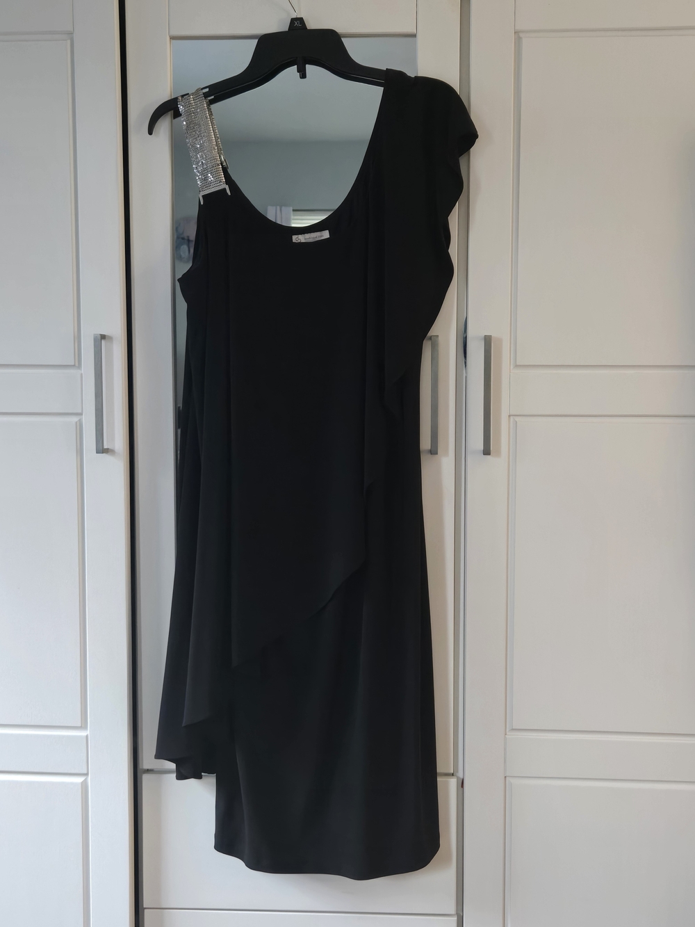 Elegant Black One-Shoulder Dress with Embellished Strap